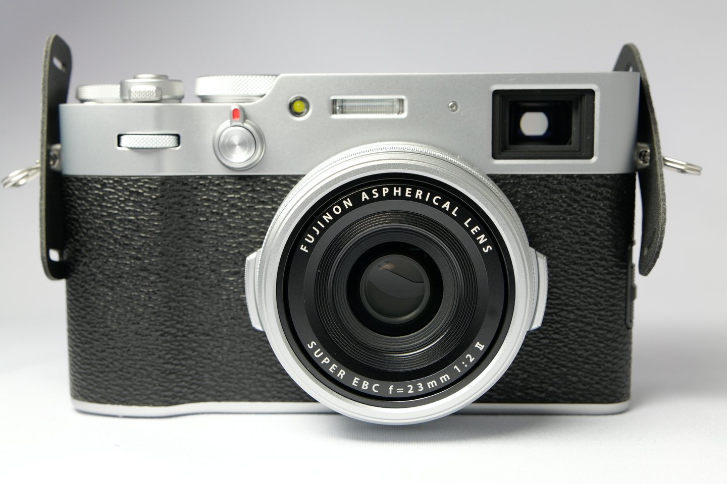富士フイルム X100V レビュー｜進化したプレミアムコンデジの最新