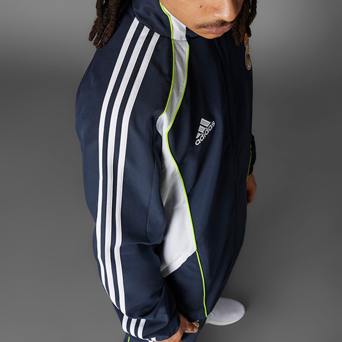 adidas レアルマドリード URBANPURIST トラックトップ(ネイビー) KUJ40