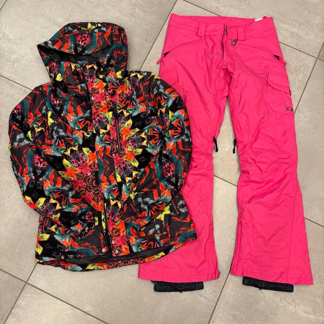 Volcom ボルコム スノーボードウェア 女性用 Sサイズ VOLCOM（ボルコム） レディース スノーウェア ビブパンツ SWIFT BIB
