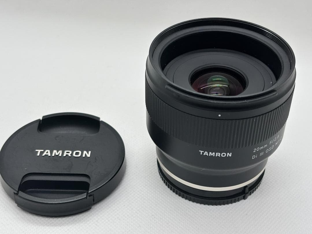 【最短撮影11ｃｍの広角レンズ】：タムロン TAMRON 20mm F/2.8 タムロン初の「キヤノンRFマウント」用 小型軽量の大口径F2.8超広角